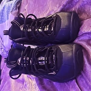 Gold & black foamposite size 5.5y